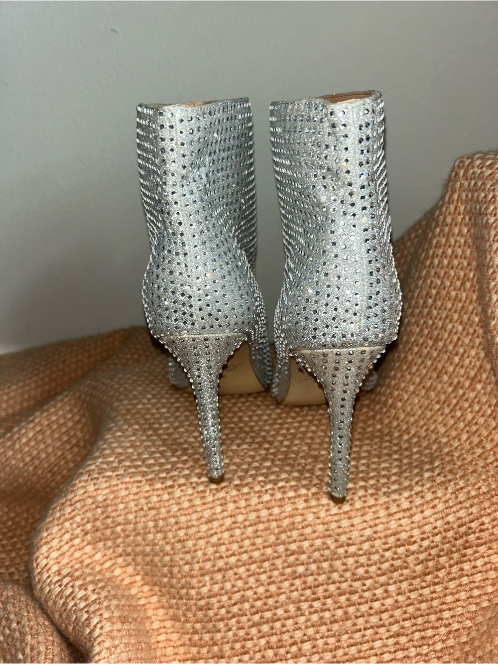 NEW Jewel Badgley Mischka Jude Silver Crystal Ankle Booties Sz 9 - Picture 5 of 10